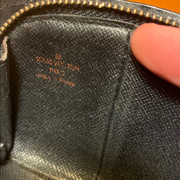Louis Vuitton Black Epi Demi Lune Coin Pouch! - Picture 7 of 10